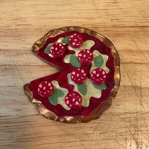 NWT Erstwilder That’s Amore Brooch